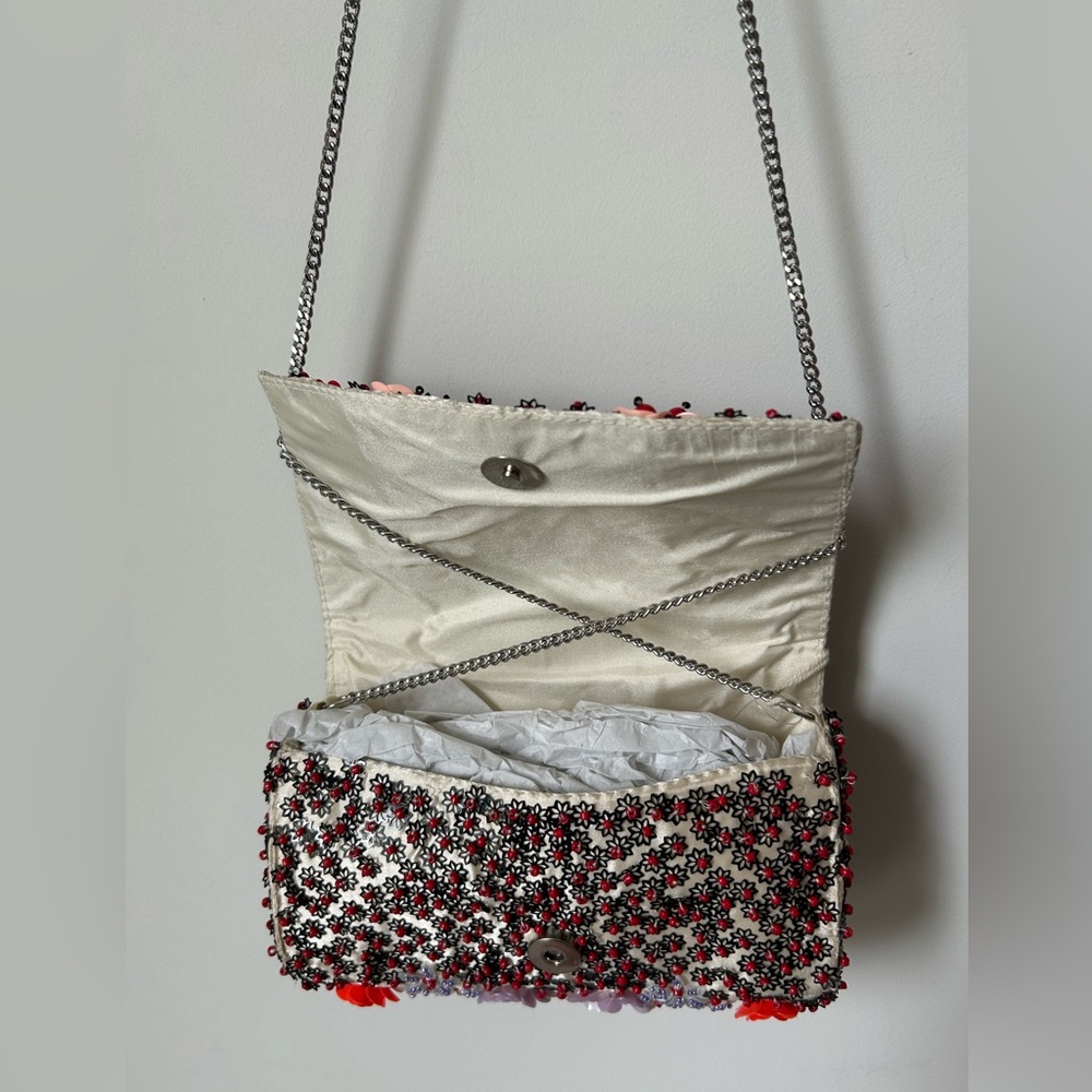 Viral beaded floral colorful crossbody made in India bag - Picture 6 of 7